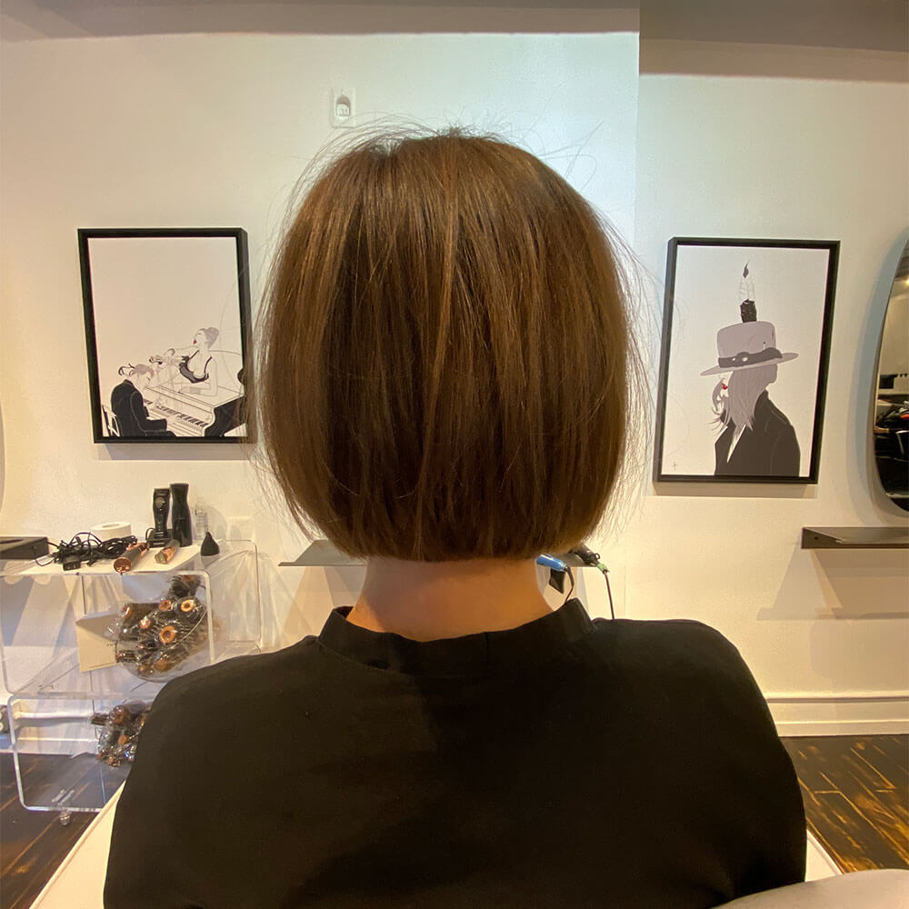 Lived-in light-brown bob, hand-painted